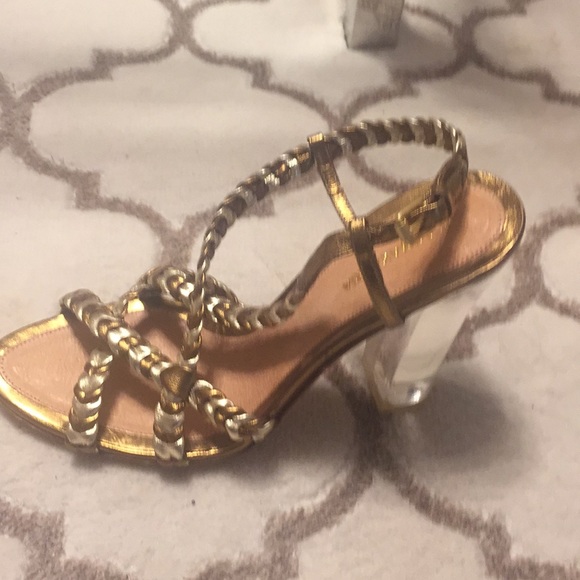High heeled BCBG shoe - Picture 2 of 2